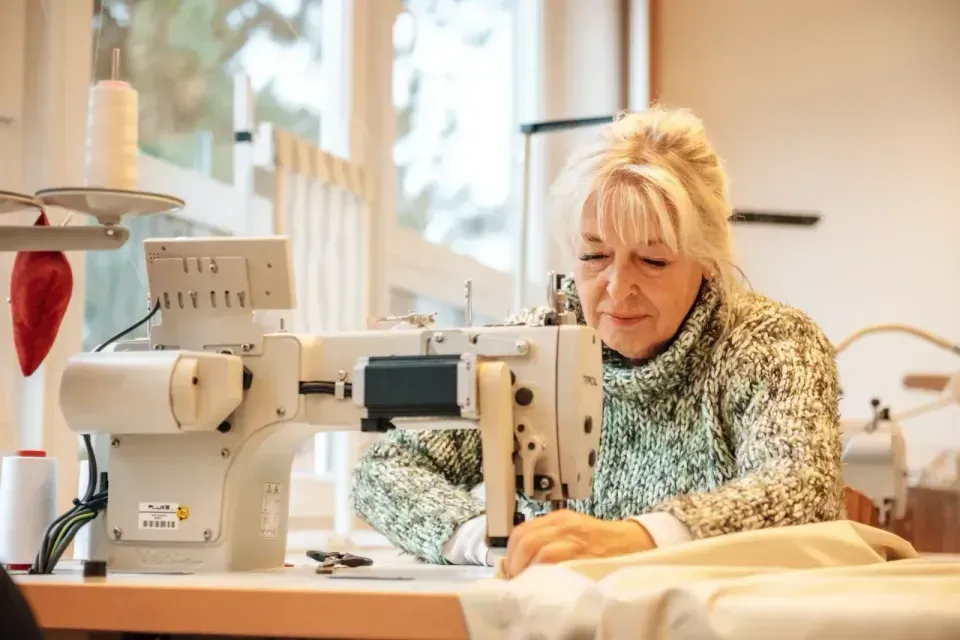 Profilux – Näharbeit in der Manufaktur