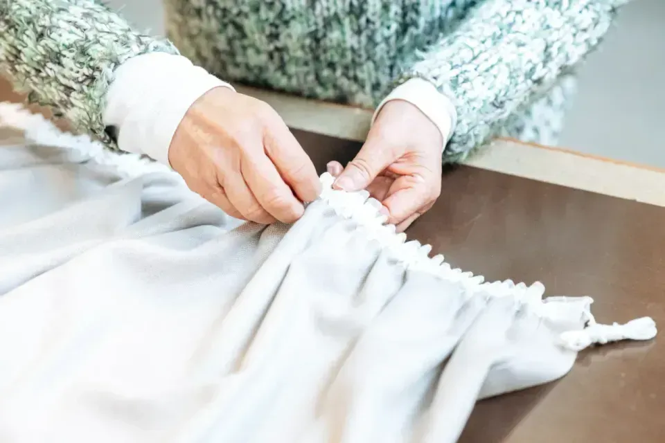 Handwerkliche Verarbeitung von Stoffen