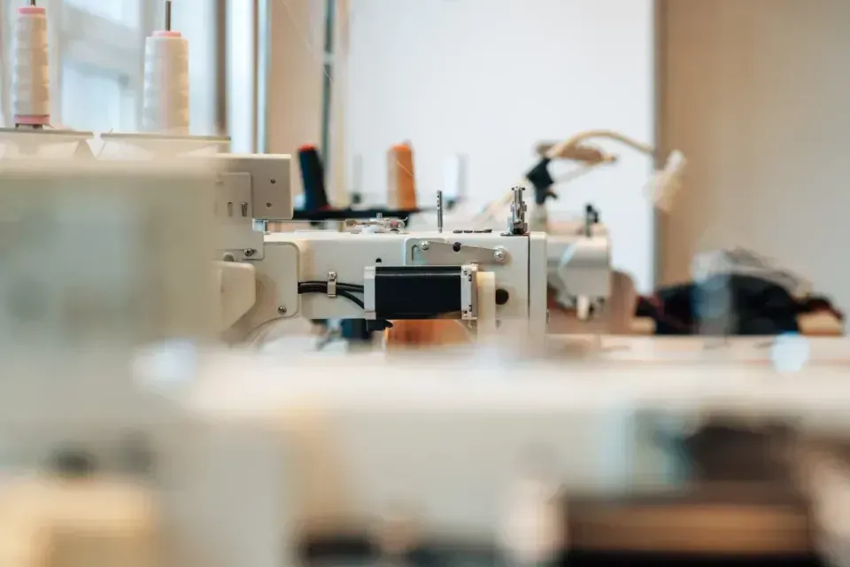 Professionelle Fertigung im Team